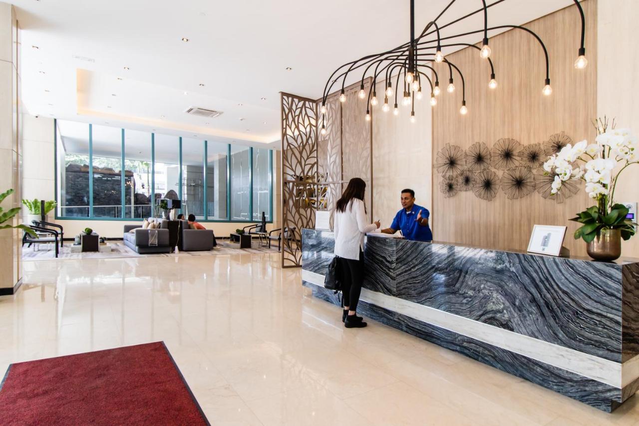 One Uptown Residence Bgc Pateros ภายนอก รูปภาพ