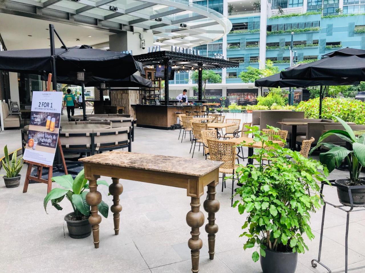 One Uptown Residence Bgc Pateros ภายนอก รูปภาพ